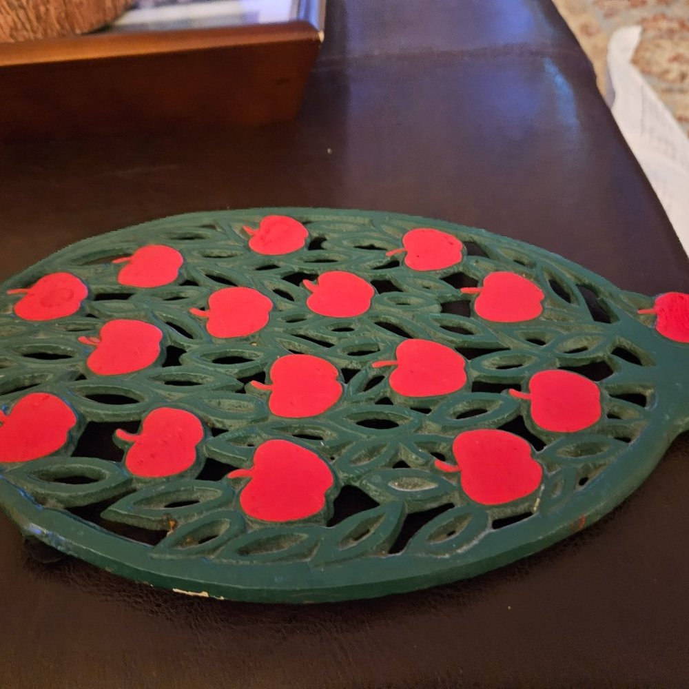 apple tree cast iron trivet decor.